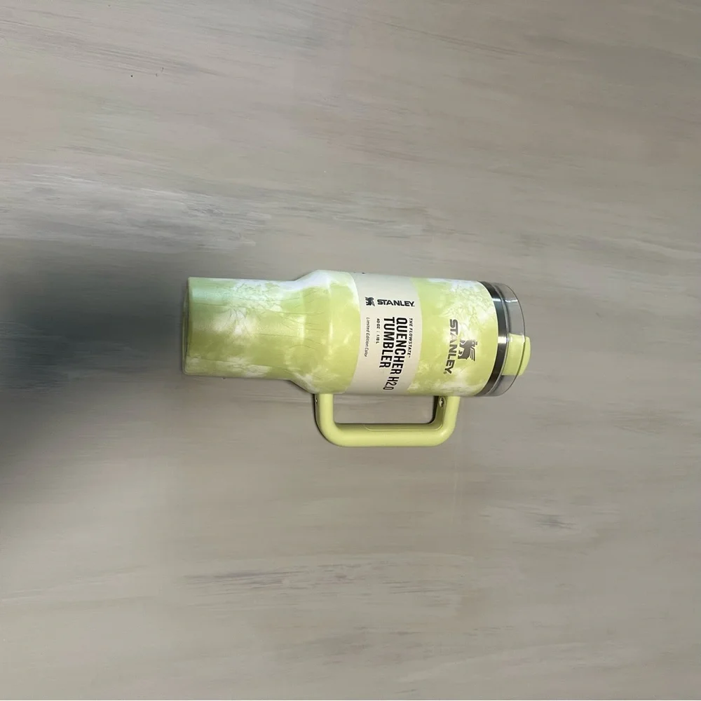 Stanley Cup 40oz - Target Exclusive (citron tie dye) - Picture 6 of 6